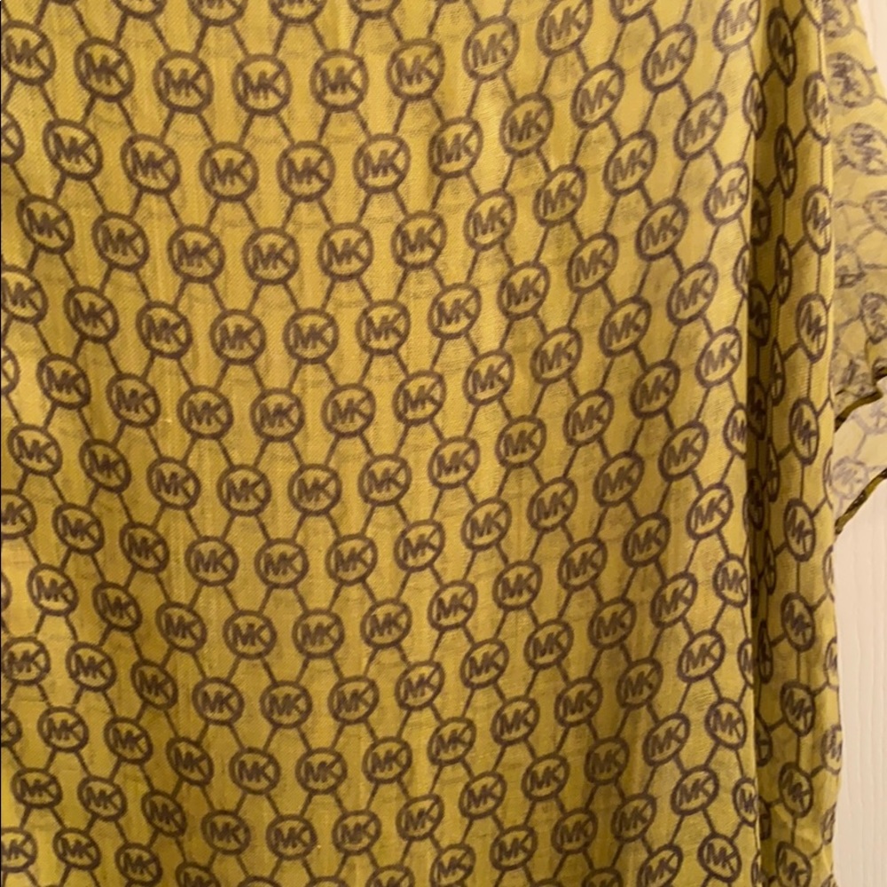 Scarf - Picture 2 of 3